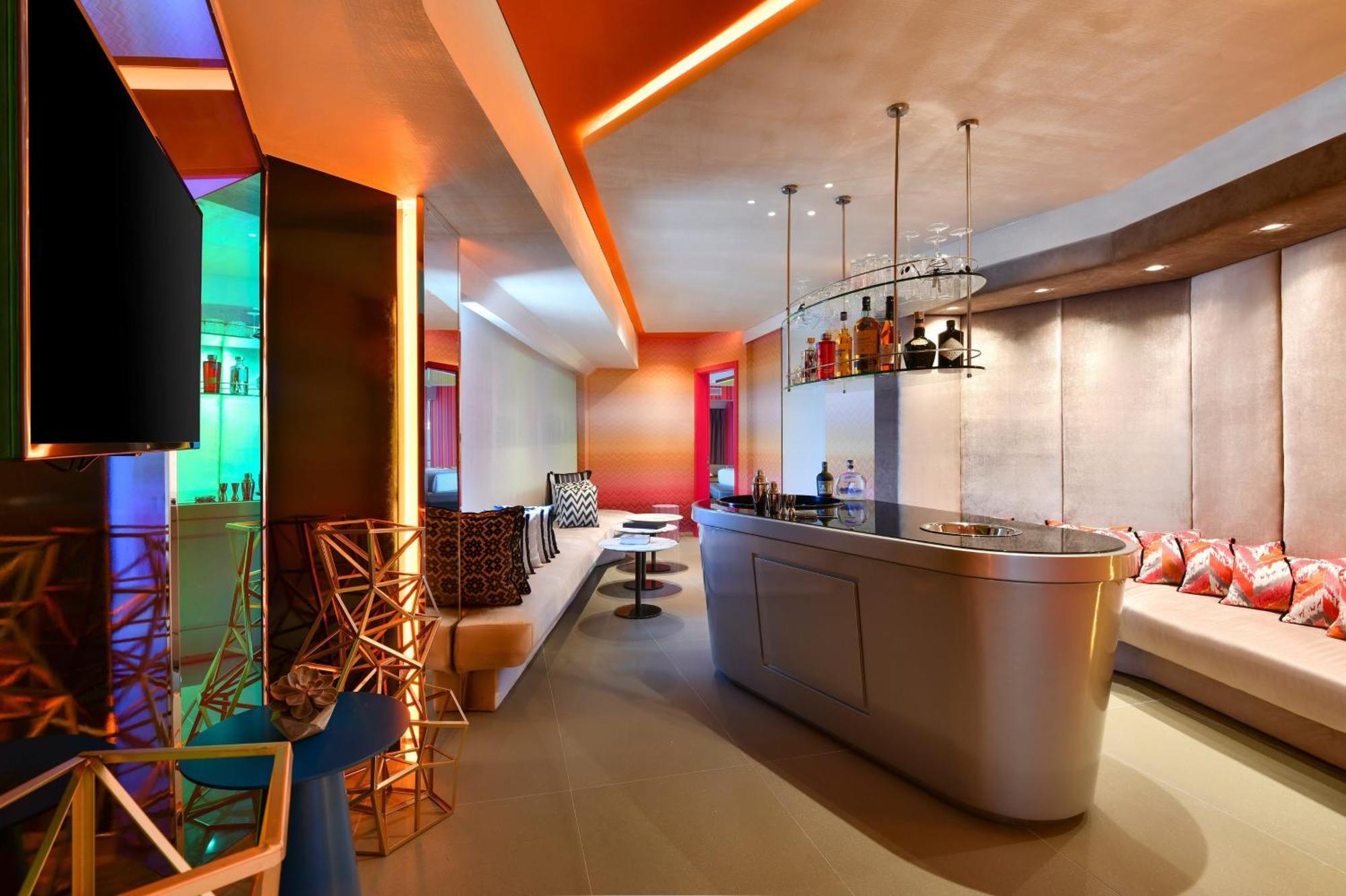 ดับเบิลยู อัมมัน Hotel อัมมาน ภายนอก รูปภาพ The bar at the nightclub