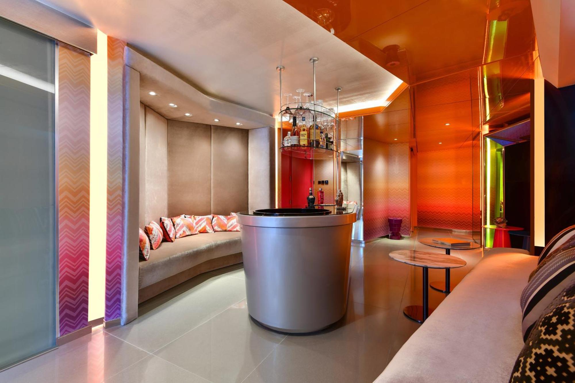 ดับเบิลยู อัมมัน Hotel อัมมาน ภายนอก รูปภาพ The bar at the 101 bar
